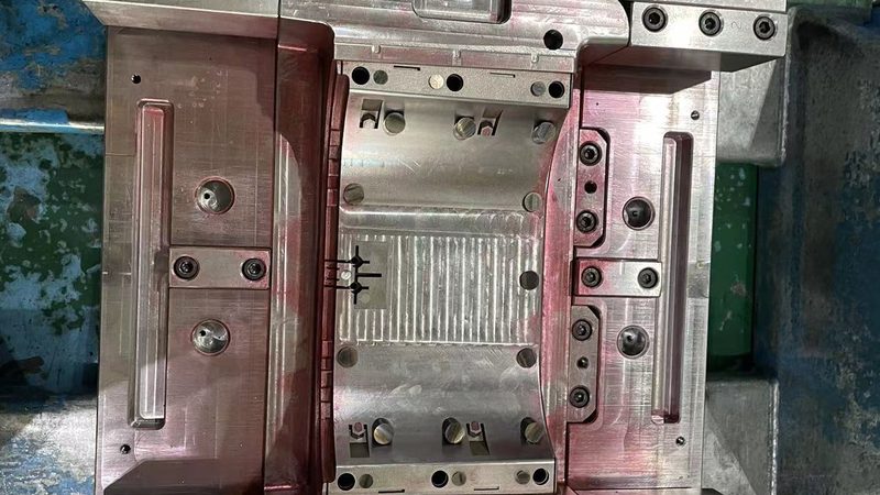 宁波家电模具公司：深入解析模具制造中尺寸公差的精准控制