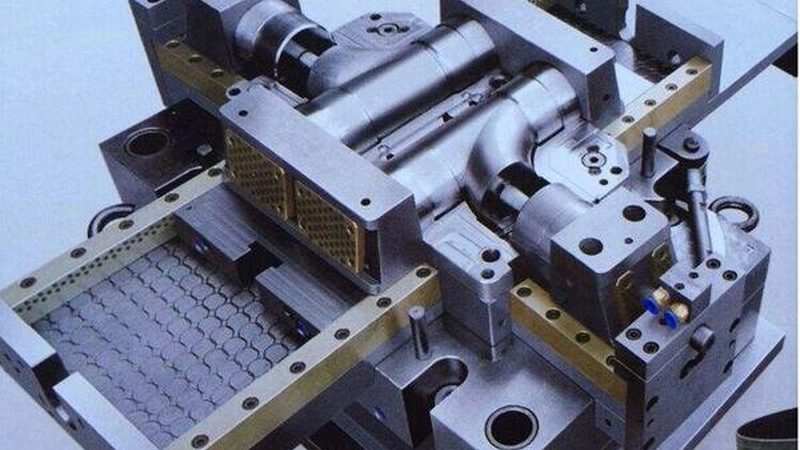 成都精密模具公司选哪家：关键指标全面解析